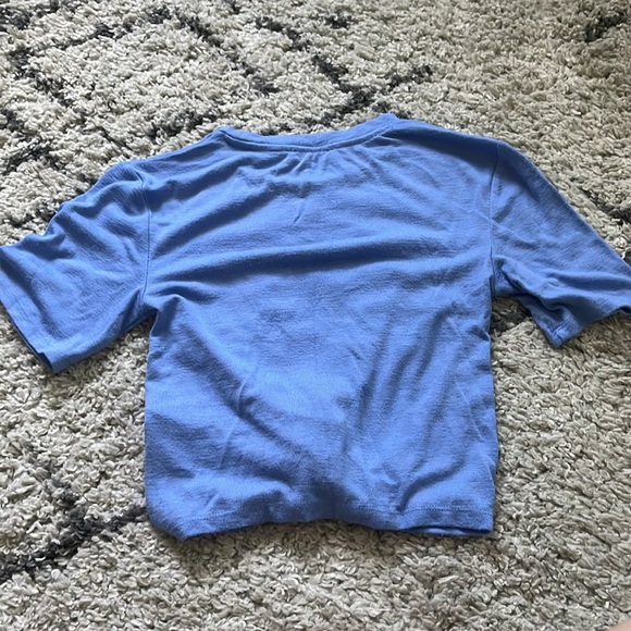 Wilfred Free Knot Front Crop Tee in Baby Blue - Size Small. - Picture 4 of 6